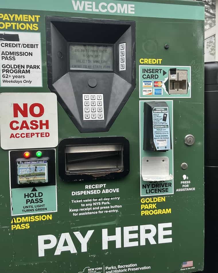 Images of payment Kiosk at Parking Lot one 
